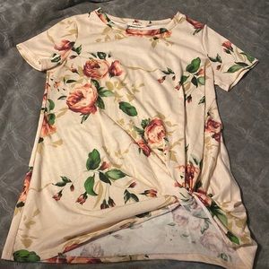 Twenty Ten Knotted Floral Top nwot